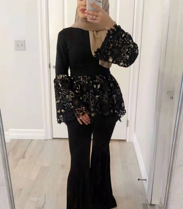 Blus kerja dengan model peplum dan kerah berdiri